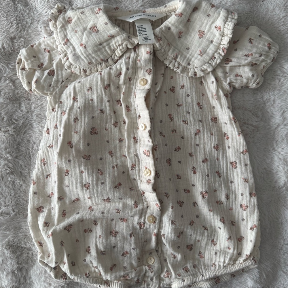 H&M Adorables floral romper